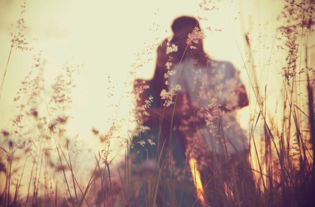 МЫ ВИДИМ, ЧТО ОЧЕНЬ МНОГО ЛЮДЕЙ, СВОБОДНЫХ ОТ ОБЯЗАТЕЛЬСТВ ДРУГ К ДРУГУ, ПРИХОДИТ К НАМ…